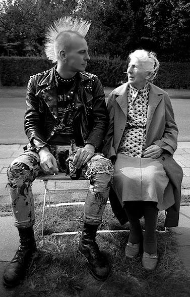 LA VERDAD, A MENUDO, NECESITA DE SU CONTRARIO