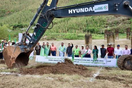 Ricardo Gallardo impulsa obras de conectividad en la Huasteca Sur
