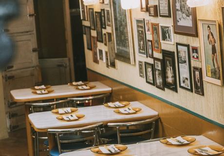 El Mundial Bar resucita (y rejuvenece) en el centro de Barcelona con el Grup Confiteria El Mundial Bar resucita (y rejuvenece) en el centro de Barcelona con el Grup Confiteria