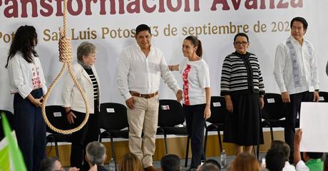 La soga al cuello: La presidenta itinerante