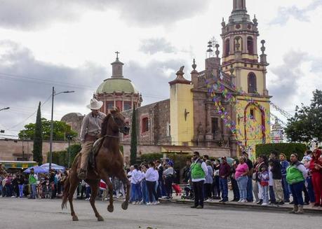 Unidad y orgullo nacional marcaron el Desfile de Independencia de México, en Soledad