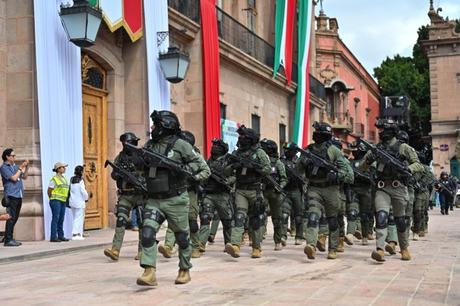 Ricardo Gallardo encabeza desfile cívico-militar por el 215 aniversario de la Independencia de México Ricardo Gallardo encabeza desfile cívico-militar por el 215 aniversario de la Independencia de México