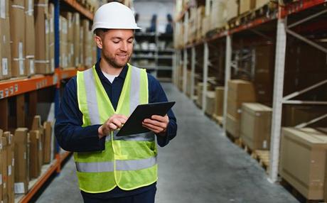 Formación Universitaria impulsa la preparación online para obtener el Título Oficial de Técnico Superior en Transporte y Logística