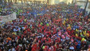 Un minuto y 58 segundos bastan para escribir la historia del toro en el simulacro taurino de encierros de Guadalajara