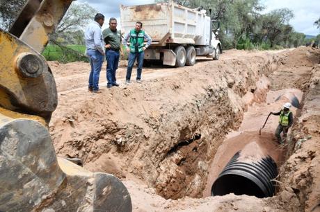 Alcalde Juan Manuel Navarro Muñiz constata avances del colector pluvial en Privadas de la Hacienda