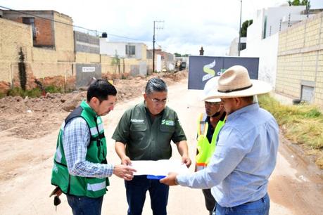 Alcalde Juan Manuel Navarro Muñiz constata avances del colector pluvial en Privadas de la Hacienda