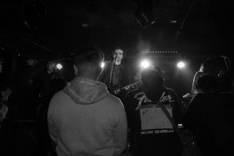 Algo más que distorsión y ruido: A Place To Bury Strangers en Vichama