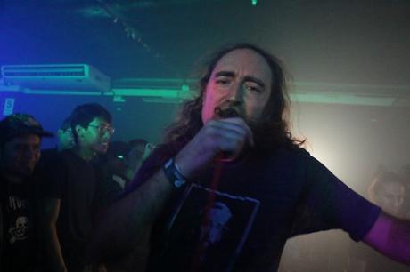 Algo más que distorsión y ruido: A Place To Bury Strangers en Vichama