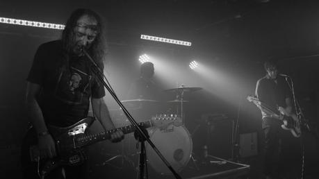 Algo más que distorsión y ruido: A Place To Bury Strangers en Vichama