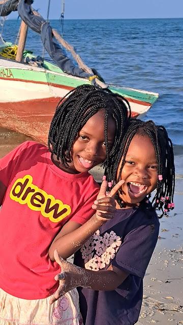 LOS PESCADORES DE VILANCULO LOS PESCADORES DE VILANCULO