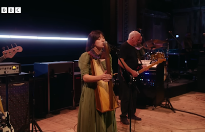 David Gilmour - Between two points (with Romany Gilmour) (Live at the Circus Maximus, Rome) (2025) David Gilmour - Between two points (with Romany Gilmour) (Live at the Circus Maximus, Rome) (2025)