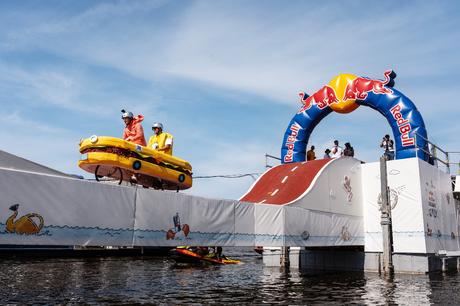 Confirmados los 45 equipos que se presentarán con sus épicos diseños en Red Bull Al Agua Pato Confirmados los 45 equipos que se presentarán con sus épicos diseños en Red Bull Al Agua Pato