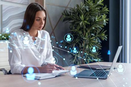 Los agentes IA crecen un 119% en la primera mitad de 2025, según el ‘Agentic Enterprise Index’ de Salesforce