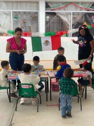 Niñas y niños de Villa de Pozos celebraron tradiciones mexicanas