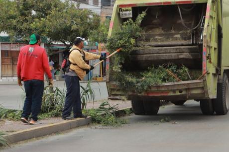 Ayuntamiento supervisa rehabilitación hidráulica en Aguamarina y acciones urbanas en Martínez de la Vega Ayuntamiento supervisa rehabilitación hidráulica en Aguamarina y acciones urbanas en Martínez de la Vega