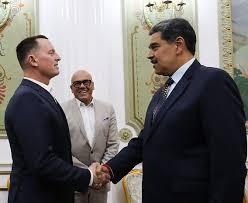 Columna de Juan Martorano Edición 414: Las negociaciones Grenell-Maduro