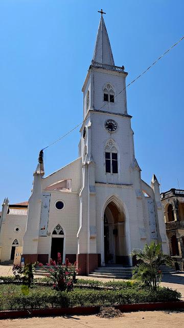 MOZAMBIQUE : BEIRA Y LA PLAYA DE MAKUTI MOZAMBIQUE : BEIRA Y LA PLAYA DE MAKUTI