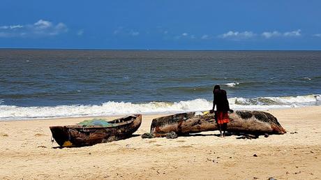 MOZAMBIQUE : BEIRA Y LA PLAYA DE MAKUTI MOZAMBIQUE : BEIRA Y LA PLAYA DE MAKUTI