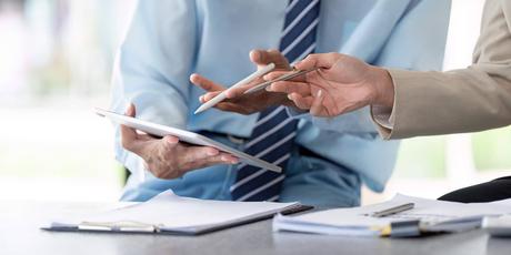 ¿Puede un funcionario de la UE aplicar beneficios fiscales por su vivienda en España si reside en el extranjero?