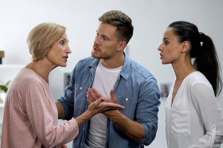 Conflictos, impagos y falta de control, los problemas que afectan a muchas comunidades de vecinos en Barcelona