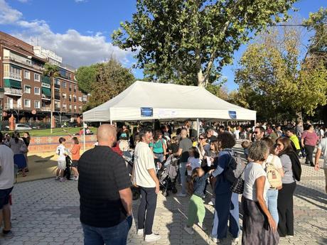Policía de Cuenca interviene siete navajas a las personas que estaba sancionando por una infracción de tráfico Policía de Cuenca interviene siete navajas a las personas que estaba sancionando por una infracción de tráfico