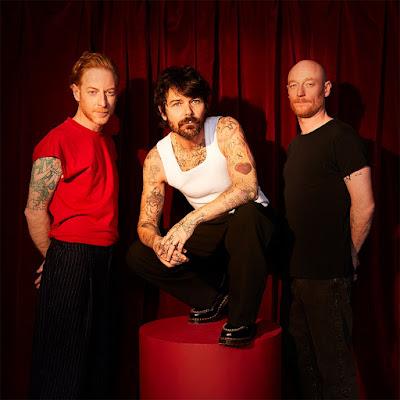 Biffy Clyro - Two people in love (2025) Biffy Clyro - Two people in love (2025)