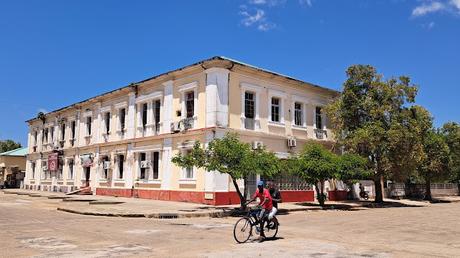 MOZAMBIQUE : EN EL MERCADO DE QUELIMANE MOZAMBIQUE : EN EL MERCADO DE QUELIMANE