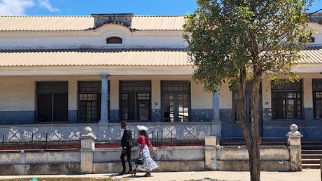 MOZAMBIQUE : EN EL MERCADO DE QUELIMANE MOZAMBIQUE : EN EL MERCADO DE QUELIMANE