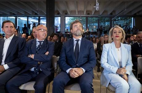 Espinosa de los Monteros lanza ‘Atenea’ reclamando el «cese de hostilidades» de PP y Vox para gobernar tras Sánchez