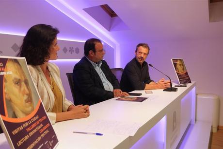 Evacuan a varios bomberos forestales del incendio de Peñalba de la Sierra por posible intoxicación por humo