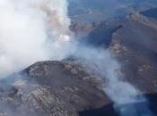 Evacuan varios bomberos forestales incendio Peñalba Sierra posible intoxicación humo