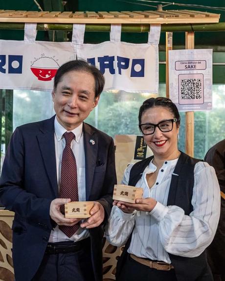 embajador japones y presidenta gastro japo