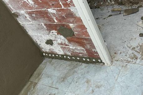 Tratamiento de Humedad Ascendente en Barcelona: Caso de Éxito con Hogar Seco