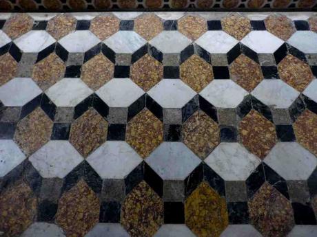 Alegoría y geometría en la Catedral de Tortosa Alegoría y geometría en la Catedral de Tortosa