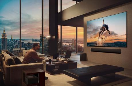 Viaja sin moverte del sofá: celebra el Día del Turismo con LG OLED evo AI 2025