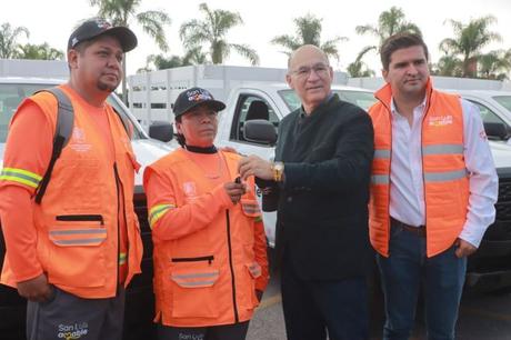 Fortalece Alcalde Galindo áreas operativas con vehículos, uniformes y estímulos económicos