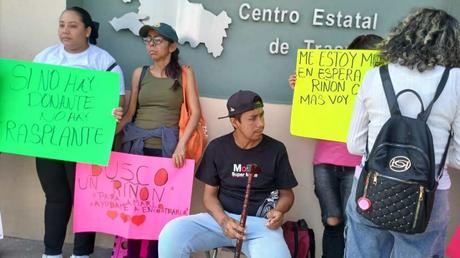Pacientes renales exigen reactivación del área de trasplantes del Hospital Central