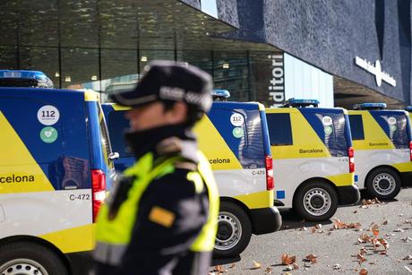 La Guardia Urbana detiene en Barcelona a un conductor de VTC con una orden de busca y captura