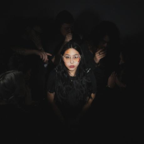 «Recojo los trozos de mi desamparo»: Grace Caracol prende la mecha a su tercer single «Bomba» «Recojo los trozos de mi desamparo»: Grace Caracol prende la mecha a su tercer single «Bomba»