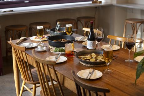 Seis bares y restaurantes de hotel para disfrutar del tapeo este octubre en Barcelona