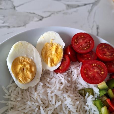 Ensalada de arroz con higos y uvas