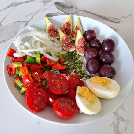 Ensalada de arroz con higos y uvas