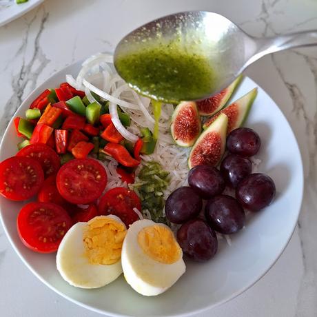 Ensalada de arroz con higos y uvas