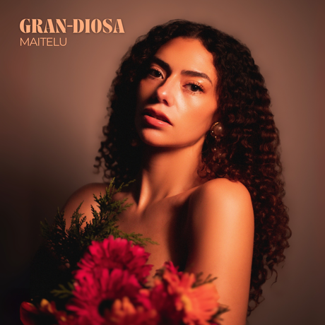 MAITELU presenta GRAN-DIOSA, un pop fresco y honesto que celebra el empoderamiento
