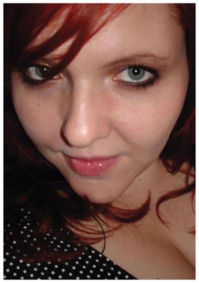 Creadoras de cómics de dinosaurios (VIII): Kelly Thompson