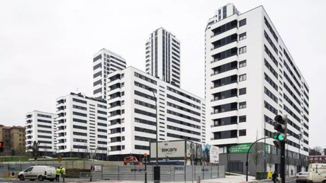 Bloques cebra y casa de verano