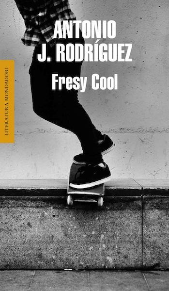 Fresy Cool: “referencias casi trasnochadas a la modernidad […] fragmentariedad obscena y lo aburridos que [los] personajes pueden llegar a ser-.”