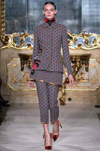 aquilano_rimondi___pasarela_748770203_320x480 6 tendencias para anotar de #MFW (II parte)