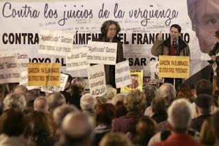 Víctimas del franquismo piden investigar los crímenes tras la absolucion de Garzón