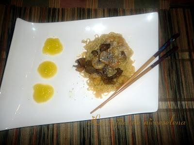 Langostinos orientales con perretxicos